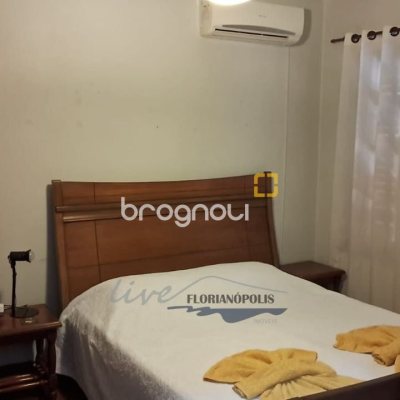 Casa com 316m², 5 quartos (sendo 2 suítes), 2 garagens, no bairro Jurerê Internacional em Florianópolis