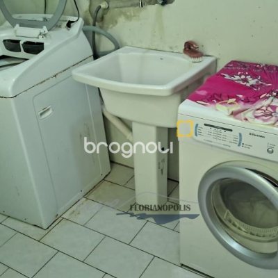 Casa com 316m², 5 quartos (sendo 2 suítes), 2 garagens, no bairro Jurerê Internacional em Florianópolis