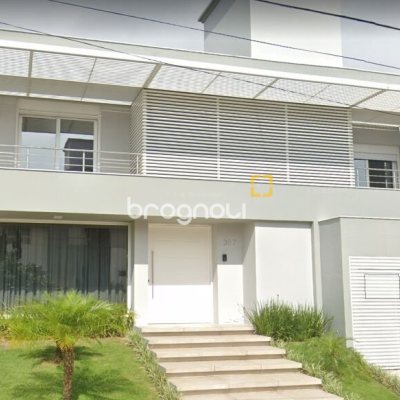 Casa com 412m², 3 quartos (sendo 3 suítes), 2 garagens, no bairro Jurerê Internacional em Florianópolis