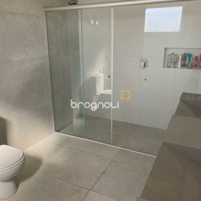Casa com 412m², 3 quartos (sendo 3 suítes), 2 garagens, no bairro Jurerê Internacional em Florianópolis