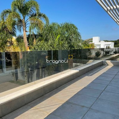 Casa com 412m², 3 quartos (sendo 3 suítes), 2 garagens, no bairro Jurerê Internacional em Florianópolis