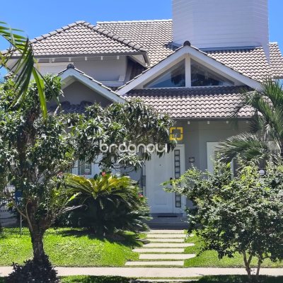 Casa com 246m², 4 quartos (sendo 3 suítes), 4 garagens, no bairro Jurerê Internacional em Florianópolis