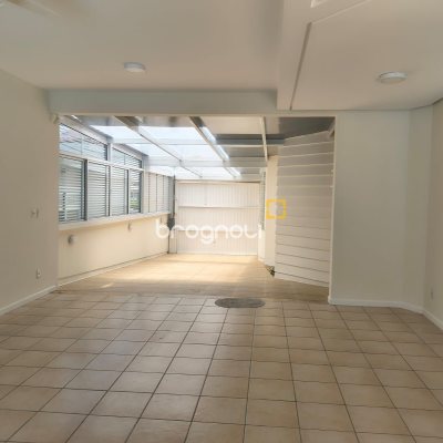 Casa com 246m², 4 quartos (sendo 3 suítes), 4 garagens, no bairro Jurerê Internacional em Florianópolis