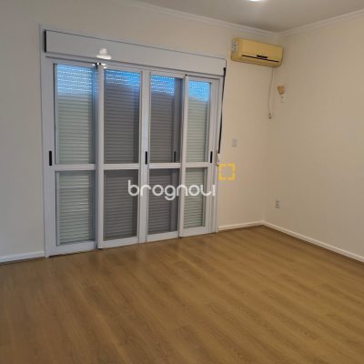 Casa com 246m², 4 quartos (sendo 3 suítes), 4 garagens, no bairro Jurerê Internacional em Florianópolis