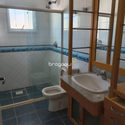 Casa com 246m², 4 quartos (sendo 3 suítes), 4 garagens, no bairro Jurerê Internacional em Florianópolis
