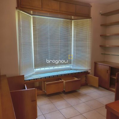 Casa com 246m², 4 quartos (sendo 3 suítes), 4 garagens, no bairro Jurerê Internacional em Florianópolis