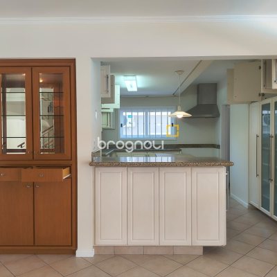 Casa com 246m², 4 quartos (sendo 3 suítes), 4 garagens, no bairro Jurerê Internacional em Florianópolis