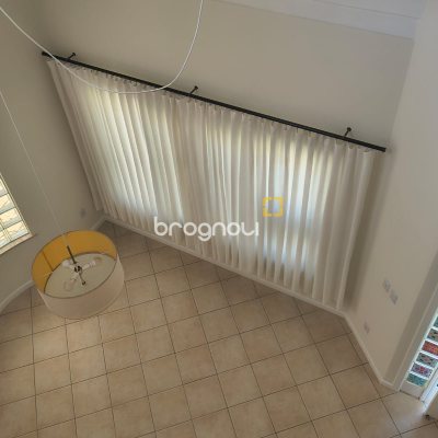 Casa com 246m², 4 quartos (sendo 3 suítes), 4 garagens, no bairro Jurerê Internacional em Florianópolis