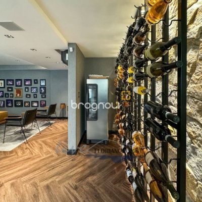 Casa com 1200m², 4 quartos (sendo 4 suítes), 5 garagens, no bairro Jurerê Internacional em Florianópolis