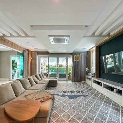 Casa com 1200m², 4 quartos (sendo 4 suítes), 5 garagens, no bairro Jurerê Internacional em Florianópolis