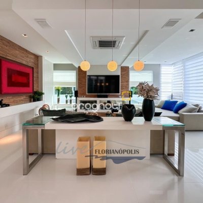Casa com 1200m², 4 quartos (sendo 4 suítes), 5 garagens, no bairro Jurerê Internacional em Florianópolis