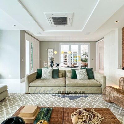 Casa com 1200m², 4 quartos (sendo 4 suítes), 5 garagens, no bairro Jurerê Internacional em Florianópolis