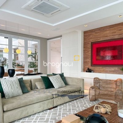 Casa com 1200m², 4 quartos (sendo 4 suítes), 5 garagens, no bairro Jurerê Internacional em Florianópolis
