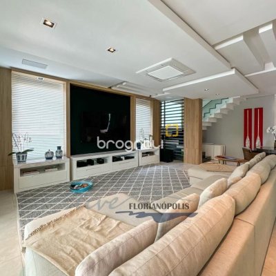 Casa com 1200m², 4 quartos (sendo 4 suítes), 5 garagens, no bairro Jurerê Internacional em Florianópolis