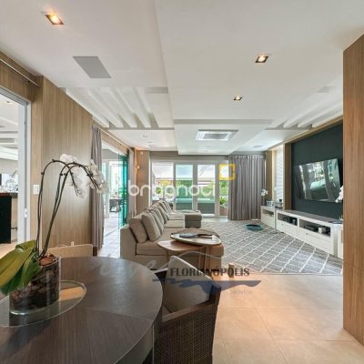 Casa com 1200m², 4 quartos (sendo 4 suítes), 5 garagens, no bairro Jurerê Internacional em Florianópolis