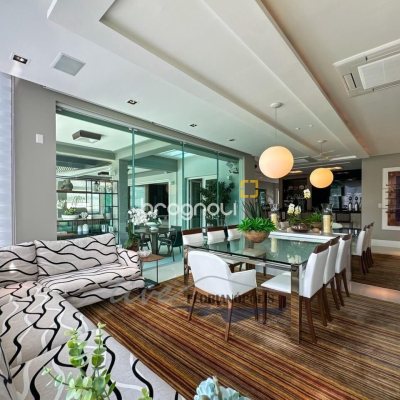 Casa com 1200m², 4 quartos (sendo 4 suítes), 5 garagens, no bairro Jurerê Internacional em Florianópolis