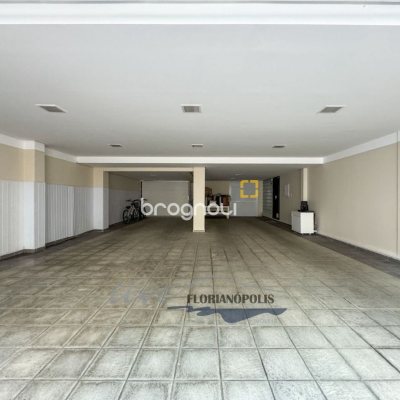 Casa com 1200m², 4 quartos (sendo 4 suítes), 5 garagens, no bairro Jurerê Internacional em Florianópolis