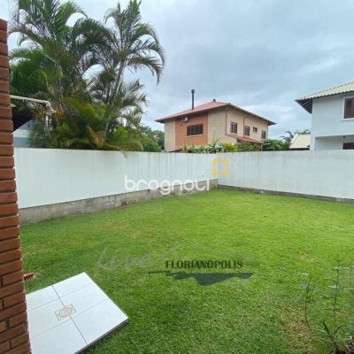 Casa com 200m², 3 quartos (sendo 1 suíte), 1 garagem, no bairro Jurerê Internacional em Florianópolis
