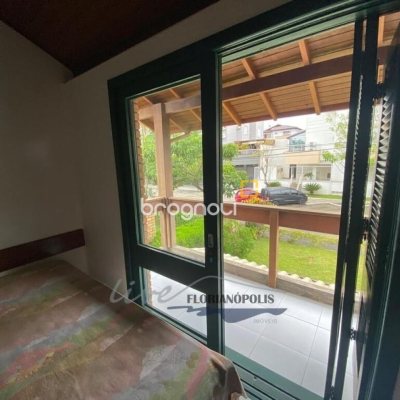Casa com 200m², 3 quartos (sendo 1 suíte), 1 garagem, no bairro Jurerê Internacional em Florianópolis