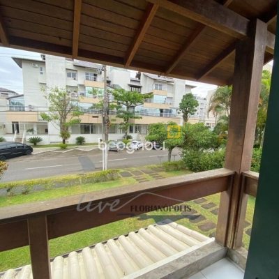 Casa com 200m², 3 quartos (sendo 1 suíte), 1 garagem, no bairro Jurerê Internacional em Florianópolis