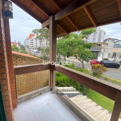 Casa com 200m², 3 quartos (sendo 1 suíte), 1 garagem, no bairro Jurerê Internacional em Florianópolis