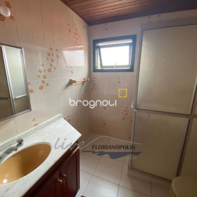 Casa com 200m², 3 quartos (sendo 1 suíte), 1 garagem, no bairro Jurerê Internacional em Florianópolis
