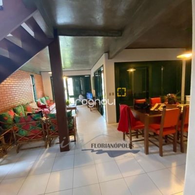 Casa com 200m², 3 quartos (sendo 1 suíte), 1 garagem, no bairro Jurerê Internacional em Florianópolis
