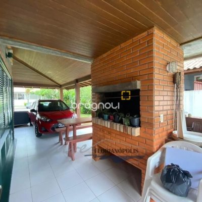 Casa com 200m², 3 quartos (sendo 1 suíte), 1 garagem, no bairro Jurerê Internacional em Florianópolis
