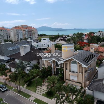 Casa com 800m², 9 quartos (sendo 8 suítes), 5 garagens, no bairro Jurerê Internacional em Florianópolis