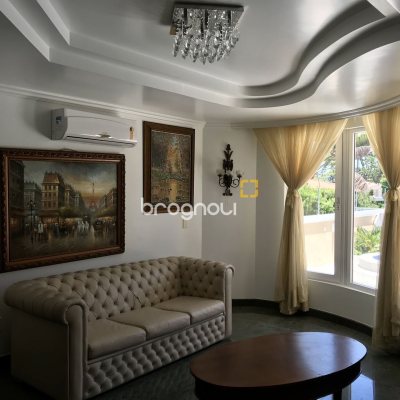 Casa com 800m², 9 quartos (sendo 8 suítes), 5 garagens, no bairro Jurerê Internacional em Florianópolis