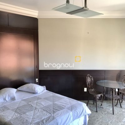 Casa com 800m², 9 quartos (sendo 8 suítes), 5 garagens, no bairro Jurerê Internacional em Florianópolis