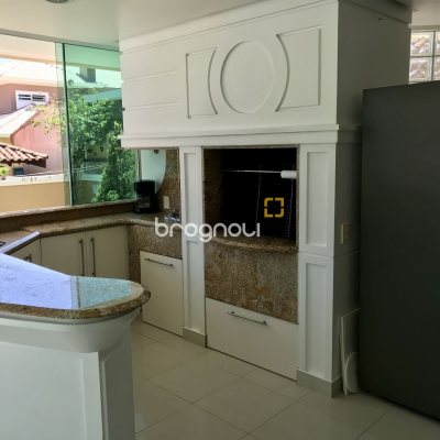 Casa com 800m², 9 quartos (sendo 8 suítes), 5 garagens, no bairro Jurerê Internacional em Florianópolis