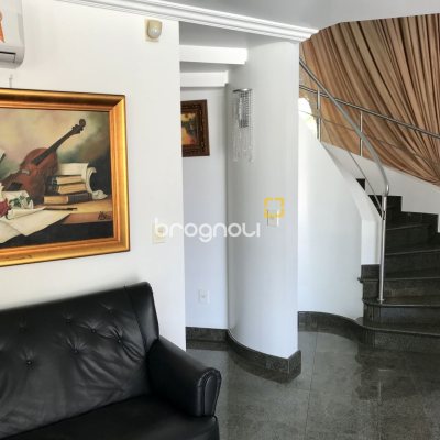 Casa com 800m², 9 quartos (sendo 8 suítes), 5 garagens, no bairro Jurerê Internacional em Florianópolis