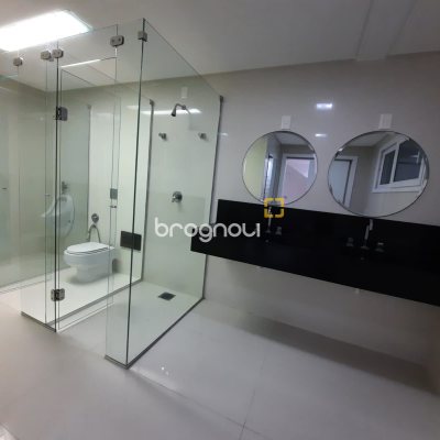 Casa com 900m², 4 quartos (sendo 4 suítes), 4 garagens, no bairro Jurerê Internacional em Florianópolis