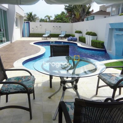 Casa com 650m², 4 quartos (sendo 4 suítes), 5 garagens, no bairro Jurerê Internacional em Florianópolis