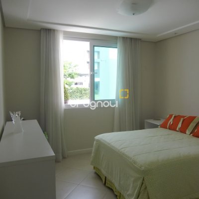 Casa com 650m², 4 quartos (sendo 4 suítes), 5 garagens, no bairro Jurerê Internacional em Florianópolis