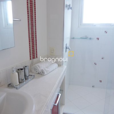 Casa com 650m², 4 quartos (sendo 4 suítes), 5 garagens, no bairro Jurerê Internacional em Florianópolis