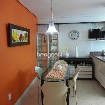 Casa com 650m², 4 quartos (sendo 4 suítes), 5 garagens, no bairro Jurerê Internacional em Florianópolis