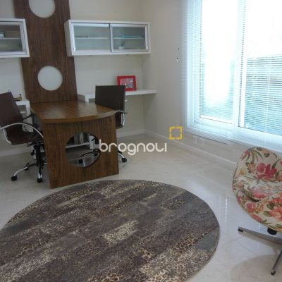 Casa com 650m², 4 quartos (sendo 4 suítes), 5 garagens, no bairro Jurerê Internacional em Florianópolis