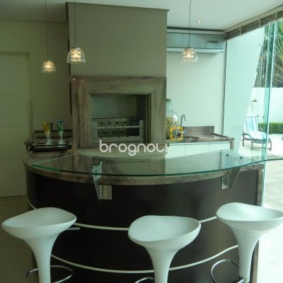 Casa com 650m², 4 quartos (sendo 4 suítes), 5 garagens, no bairro Jurerê Internacional em Florianópolis