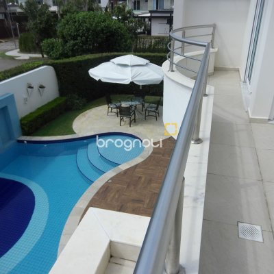 Casa com 650m², 4 quartos (sendo 4 suítes), 5 garagens, no bairro Jurerê Internacional em Florianópolis