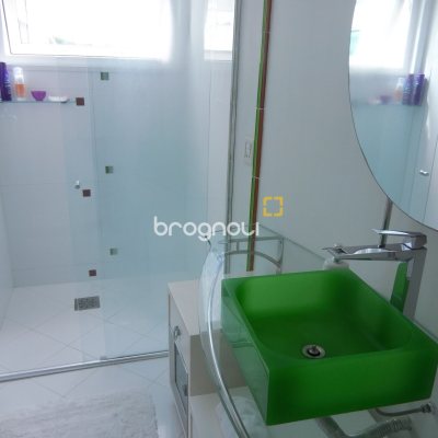 Casa com 650m², 4 quartos (sendo 4 suítes), 5 garagens, no bairro Jurerê Internacional em Florianópolis