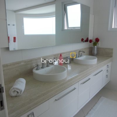 Casa com 650m², 4 quartos (sendo 4 suítes), 5 garagens, no bairro Jurerê Internacional em Florianópolis