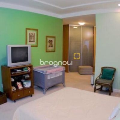 Casa com 520m², 5 quartos, 4 garagens, no bairro Jurerê em Florianópolis