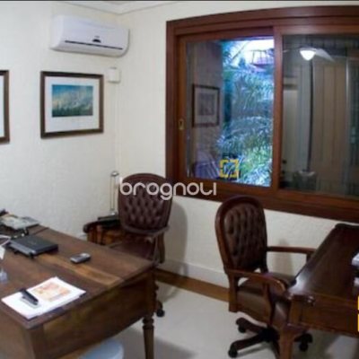 Casa com 520m², 5 quartos, 4 garagens, no bairro Jurerê em Florianópolis