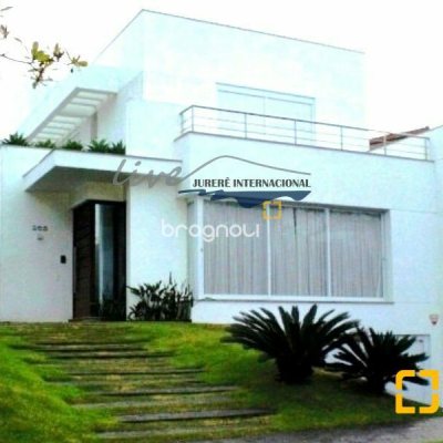 Casa com 480m², 4 quartos (sendo 4 suítes), 6 garagens, no bairro Jurerê Internacional em Florianópolis