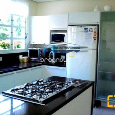 Casa com 480m², 4 quartos (sendo 4 suítes), 6 garagens, no bairro Jurerê Internacional em Florianópolis