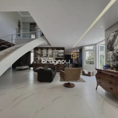 Casa com 450m², 4 quartos (sendo 4 suítes), 6 garagens, no bairro Jurerê Internacional em Florianópolis