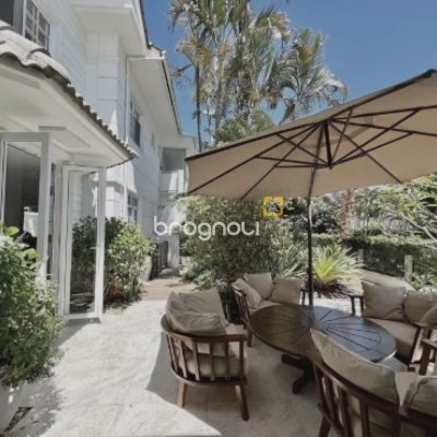 Casa com 450m², 4 quartos (sendo 4 suítes), 6 garagens, no bairro Jurerê Internacional em Florianópolis