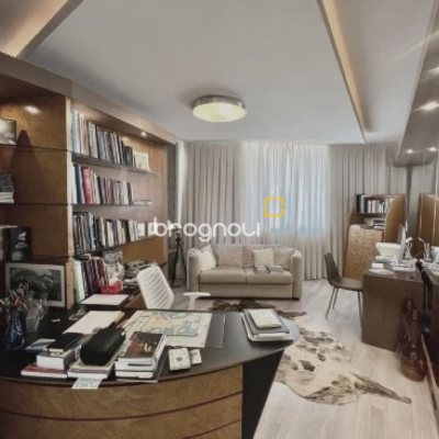 Casa com 450m², 4 quartos (sendo 4 suítes), 6 garagens, no bairro Jurerê Internacional em Florianópolis